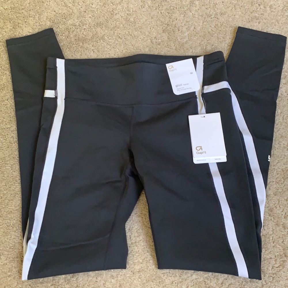 NWT Gap Fit gfast leggings. Size medium